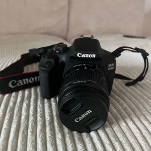 Great condition Canon EOS 2000D Kit with accessories & extra lenses!